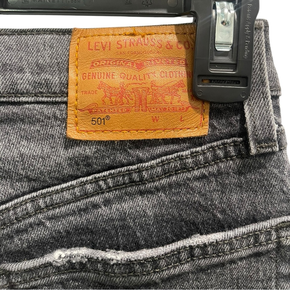 Levi’s 501 Hi-Rise Button Fly Fray Hem Jeans Gray Women’s 24 - Picture 6 of 16